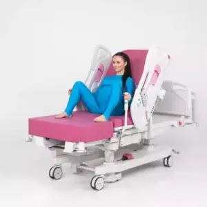 Cama de Parto y Hospitalaria FAMED FREYA – Versátil, Eléctrica y Confortable para Obstetricia